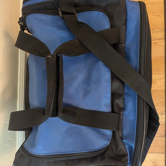 Bud Light duffel bag- hardly used! - Picture 2 of 5